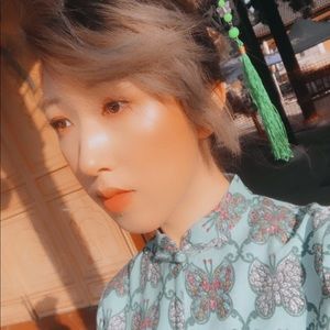 Meet your Posher, Emily